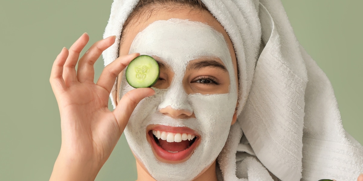 Come creare una maschera viso naturale con ingredienti di cucina