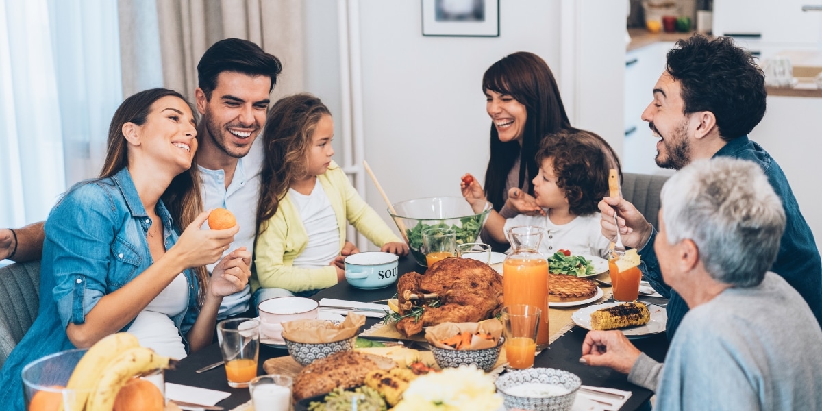 Scopri come mangiare insieme può trasformare la tua vita: il segreto per perdere peso e sentirsi meglio!