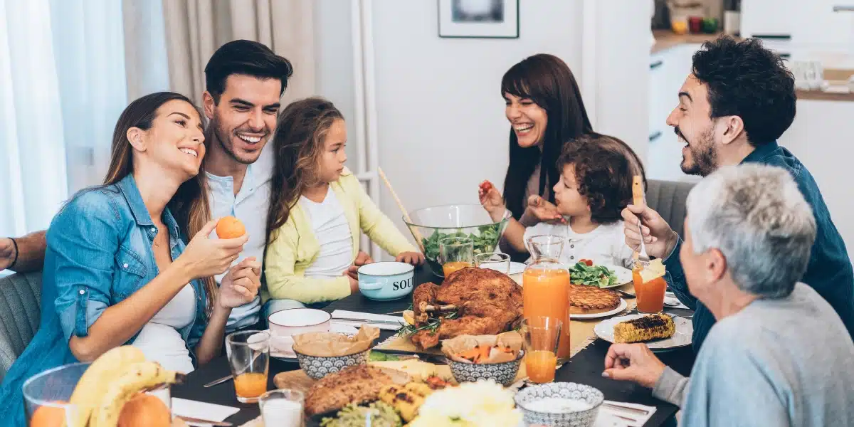 Scopri come mangiare insieme può trasformare la tua vita: il segreto per perdere peso e sentirsi meglio!