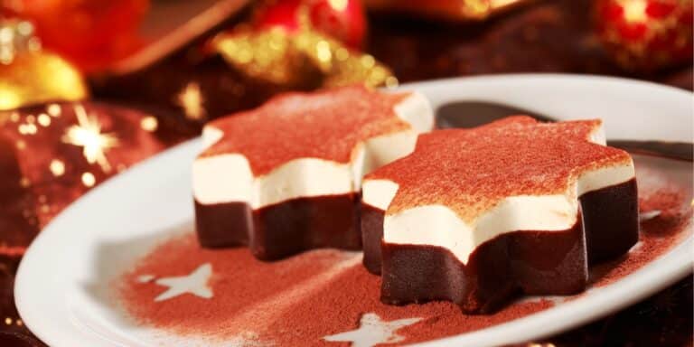 Scopri il semifreddo al mascarpone che conquisterà il tuo palato: il segreto del pan di Spagna e del caffè!